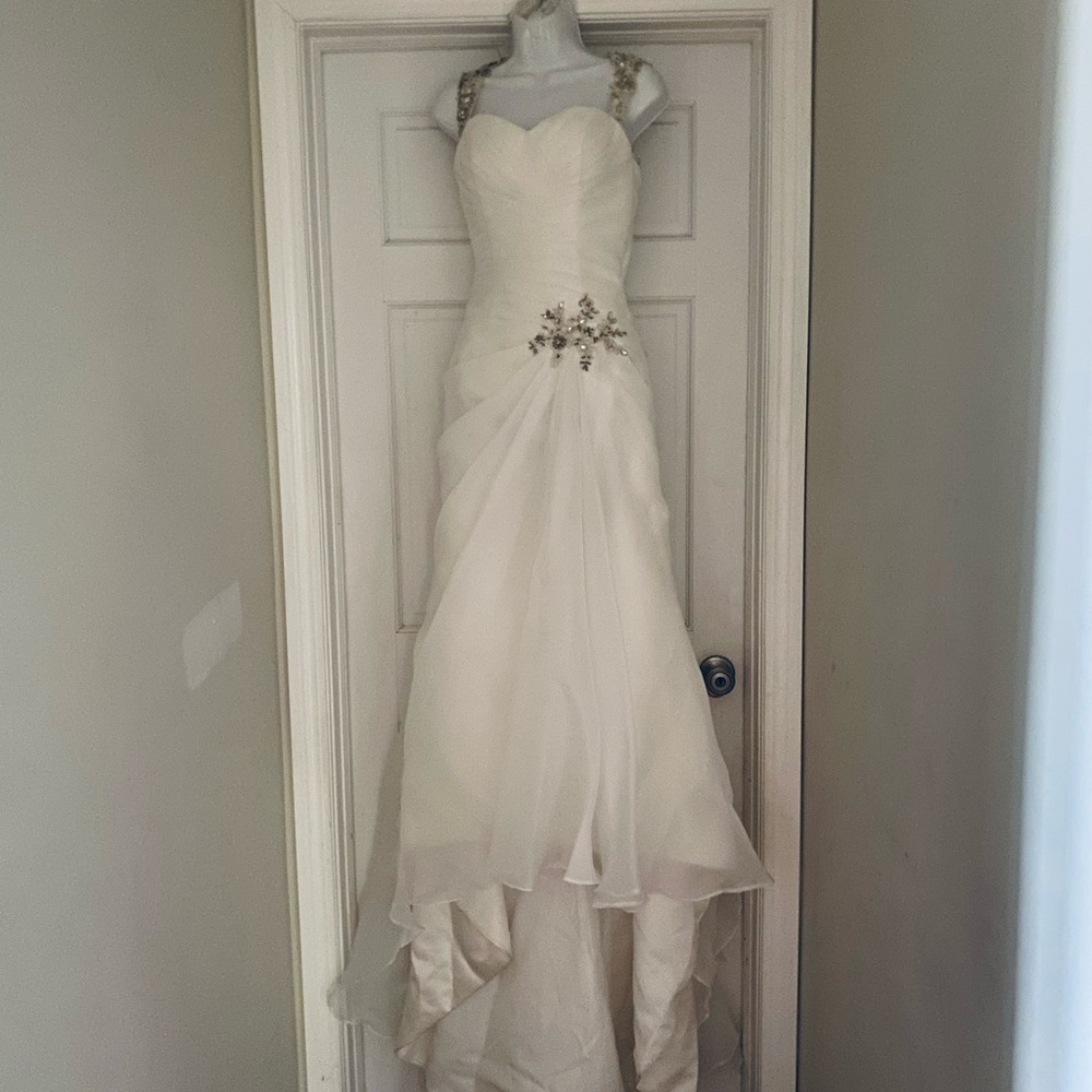 WEDDING DRESS!!! - Picture 2 of 15